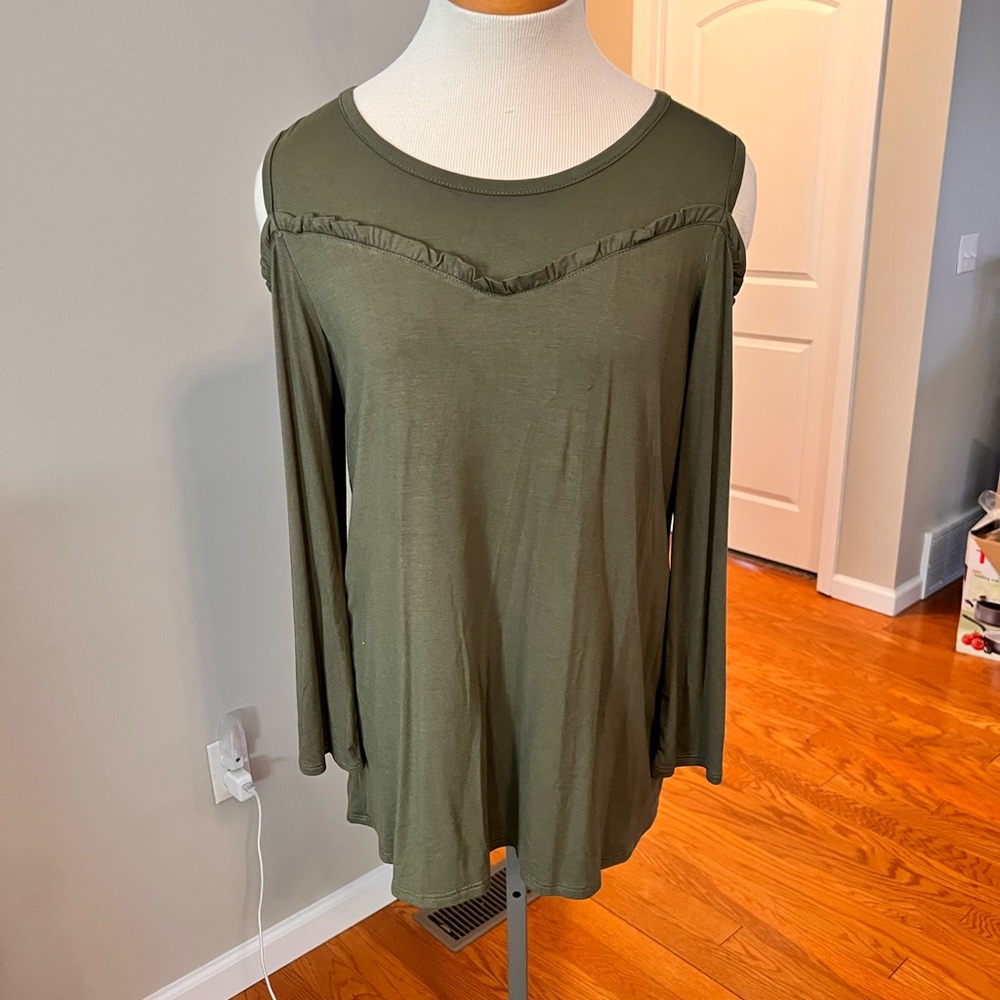 Ladies Cold shoulder long sleeved top